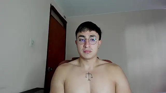 Leoknight online show from March 11, 2025, 9:37 pm