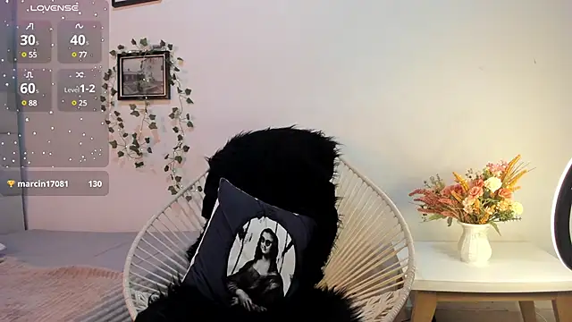 Snapshot of savagequeenbee7 chatting on December 14, 2024, 1:27 pm savagequeenbee7 online show from December 14, 2024, 1:27 pm