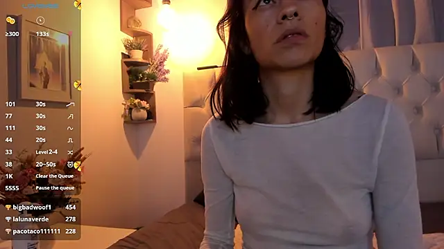 Snapshot of savagequeenbee7 chatting on January 14, 2025, 1:38 pm savagequeenbee7 online show from January 14, 2025, 1:38 pm