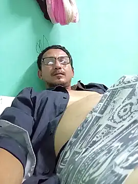 Andresguz35 online show from December 19, 2025, 6:53 am