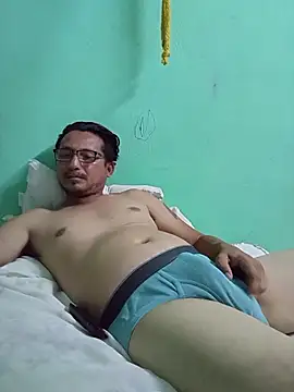 Andresguz35 online show from December 20, 2025, 6:20 am