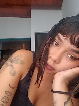 soy jess03 online show from April 5, 2026, 5:54 pm