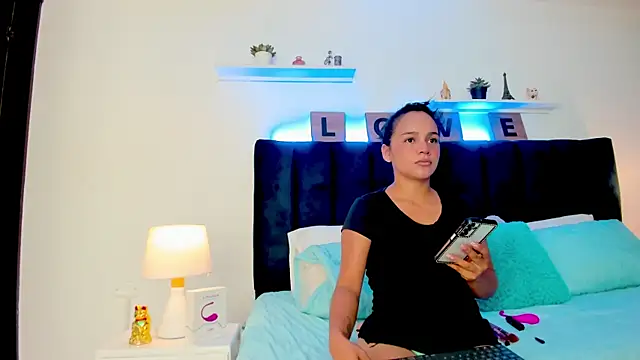 Mia brunette26 online show from January 7, 2025, 3:14 am