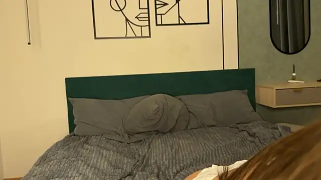 Snapshot of aryamirelle chatting on February 15, 2026, 11:23 pm aryamirelle online show from February 15, 2026, 11:23 pm