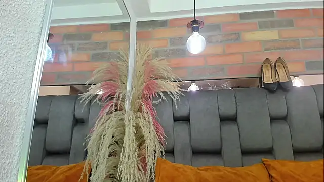 JESSYCORTES online show from March 11, 2026, 2:17 am