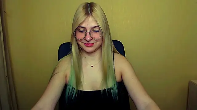 Luna Lush  online show from February 4, 2025, 8:24 am