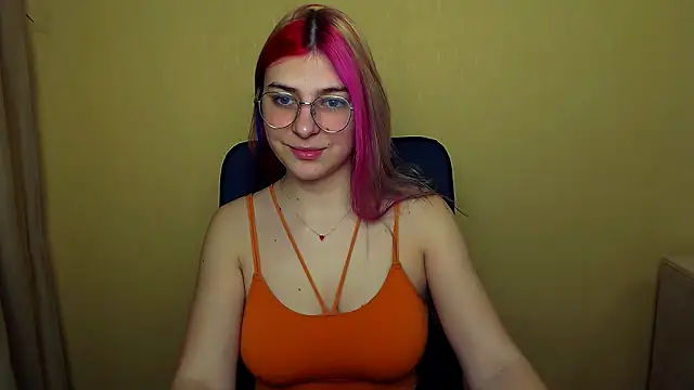 Luna Lush  online show from March 6, 2025, 7:25 am