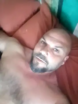 Javierchico online show from May 7, 2026, 5:46 am
