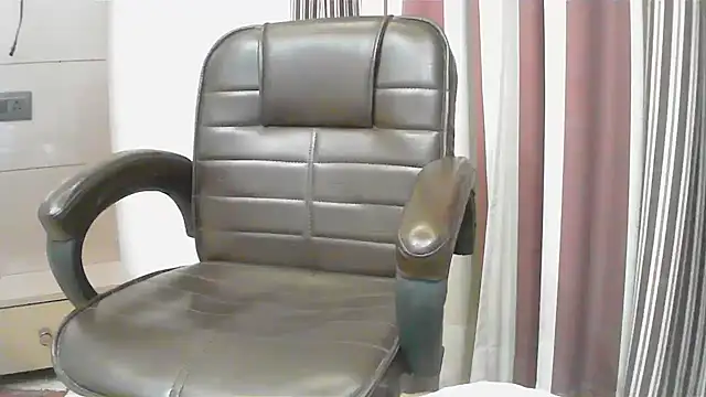 Snapshot of collage_hoty chatting on March 23, 2025, 12:04 am collage hoty online show from March 23, 2025, 12:04 am