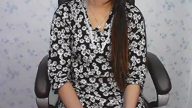 collage hoty online show from February 10, 2026, 3:54 am