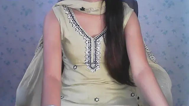 collage hoty online show from June 18, 2026, 4:24 am