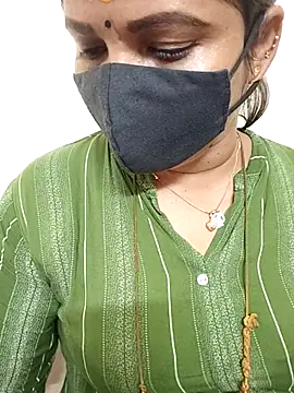 gaurika18 online show from October 9, 2025, 12:58 pm