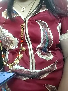 gaurika18 online show from November 3, 2025, 2:29 pm