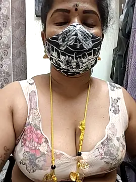Snapshot of gaurika18 chatting on May 24, 2026, 5:40 pm gaurika18 online show from May 24, 2026, 5:40 pm