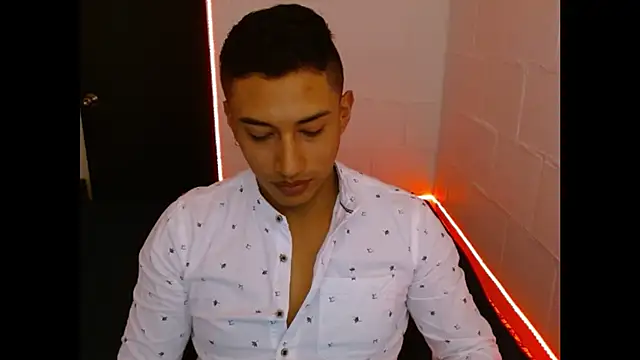 Snapshot of Davixx258 chatting on February 1, 2025, 3:07 pm Davixx258 online show from February 1, 2025, 3:07 pm