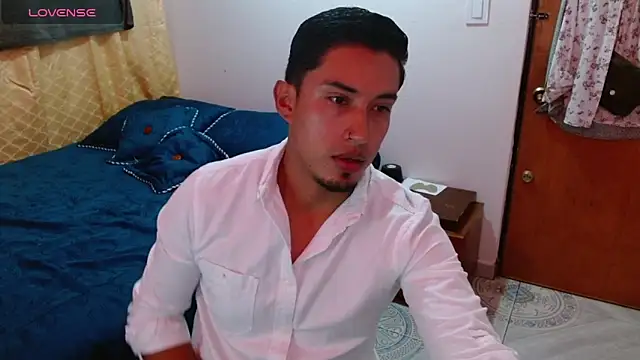 Snapshot of Davixx258 chatting on March 2, 2026, 11:33 pm Davixx258 online show from March 2, 2026, 11:33 pm