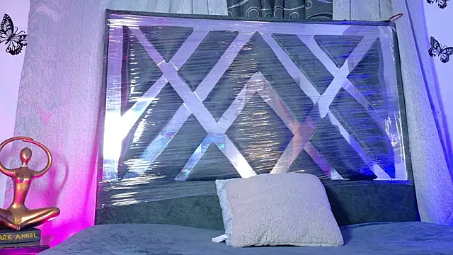 meggan 77 online show from February 5, 2026, 5:34 am