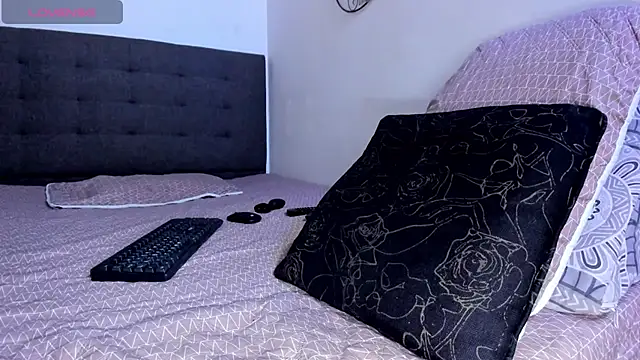 Snapshot of atenea_21_ chatting on July 14, 2026, 2:05 am atenea 21 online show from July 14, 2026, 2:05 am