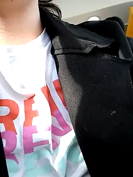 lara moon25 online show from March 20, 2025, 5:47 pm