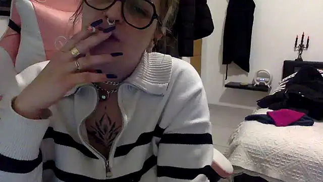 Snapshot of vanillesoumise chatting on February 11, 2025, 8:42 pm vanillesoumise online show from February 11, 2025, 8:42 pm