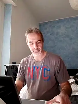 Snapshot of Marcolino183 chatting on January 20, 2025, 2:25 pm Marcolino183 online show from January 20, 2025, 2:25 pm