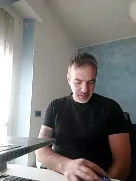 Snapshot of Marcolino183 chatting on February 27, 2026, 8:25 am Marcolino183 online show from February 27, 2026, 8:25 am