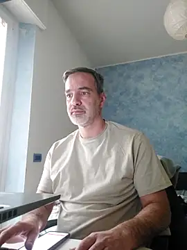 Snapshot of Marcolino183 chatting on March 4, 2026, 8:20 am Marcolino183 online show from March 4, 2026, 8:20 am