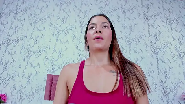 Mia Malkovaa  online show from December 3, 2025, 4:16 pm