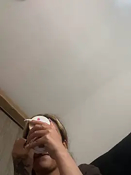 baby lizy online show from September 12, 2025, 8:31 pm