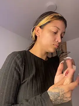 baby lizy online show from October 5, 2025, 6:17 pm