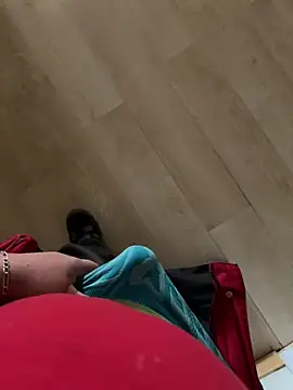 lescoquin2215 online show from November 27, 2025, 10:39 am