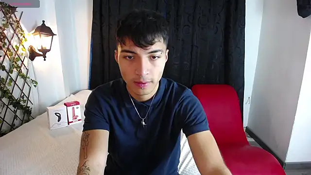 Snapshot of dylan_fun18 chatting on December 13, 2024, 2:38 pm dylan fun18 online show from December 13, 2024, 2:38 pm