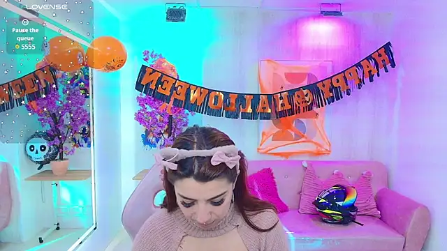 Gabby evanns online show from October 30, 2025, 12:06 pm