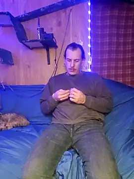 Snapshot of froggymclovin222 chatting on November 28, 2025, 8:17 am froggymclovin222 online show from November 28, 2025, 8:17 am