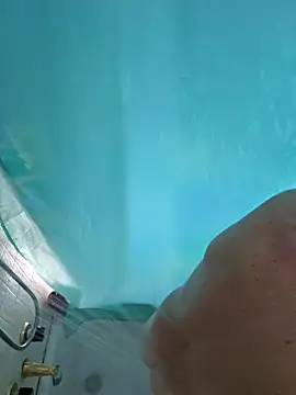 Snapshot of froggymclovin222 chatting on March 22, 2026, 6:22 pm froggymclovin222 online show from March 22, 2026, 6:22 pm