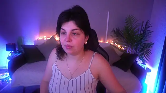 MirandaWong online show from March 22, 2026, 7:01 am