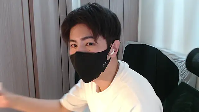 Snapshot of ryota_kkk chatting on January 21, 2025, 2:15 pm ryota kkk online show from January 21, 2025, 2:15 pm