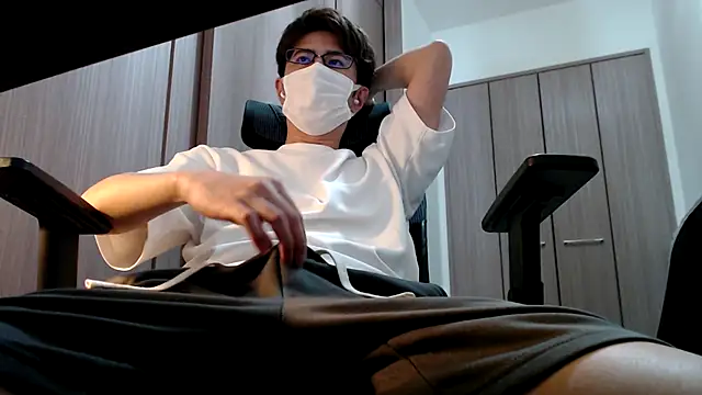 Snapshot of ryota_kkk chatting on September 21, 2025, 4:19 pm ryota kkk online show from September 21, 2025, 4:19 pm