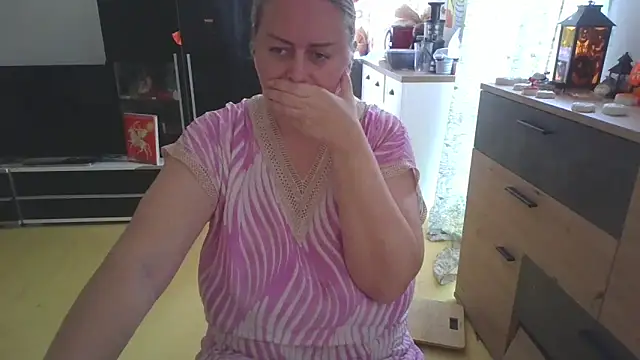 Meliss Official9 online show from October 12, 2025, 8:46 am