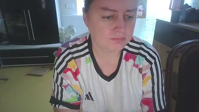 Snapshot of Meliss_Official9 chatting on February 9, 2026, 12:09 pm Meliss Official9 online show from February 9, 2026, 12:09 pm