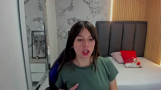 MAGNOLEROY online show from December 16, 2025, 12:54 pm