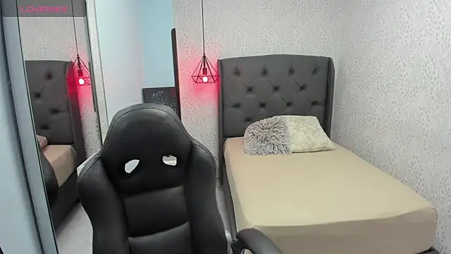 MAGNOLEROY online show from February 9, 2026, 12:53 pm