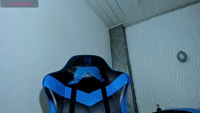 Catalehia Milk online show from December 4, 2025, 9:12 pm