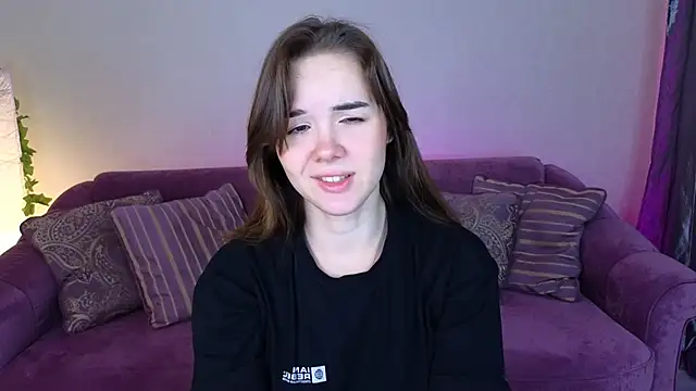 Snapshot of LindaRobertz chatting on January 21, 2025, 5:49 am LindaRobertz online show from January 21, 2025, 5:49 am