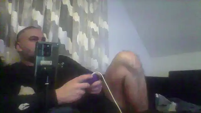 Snapshot of NewyorkDimi chatting on January 3, 2025, 4:22 am NewyorkDimi online show from January 3, 2025, 4:22 am