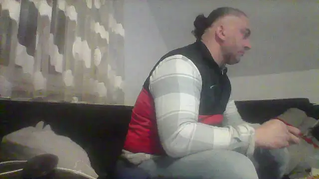 Snapshot of NewyorkDimi chatting on February 2, 2025, 7:57 pm NewyorkDimi online show from February 2, 2025, 7:57 pm