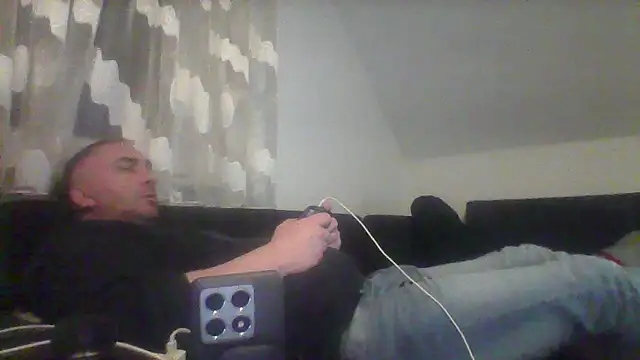 Snapshot of NewyorkDimi chatting on February 5, 2025, 3:02 am NewyorkDimi online show from February 5, 2025, 3:02 am