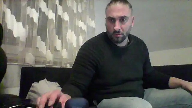 Snapshot of NewyorkDimi chatting on March 4, 2025, 11:43 pm NewyorkDimi online show from March 4, 2025, 11:43 pm