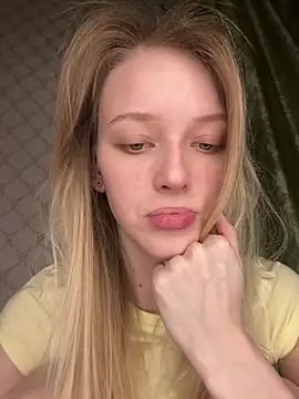 Evvie Summn1 online show from February 1, 2026, 2:37 pm