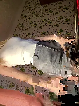 Evvie Summn1 online show from April 4, 2026, 12:13 pm